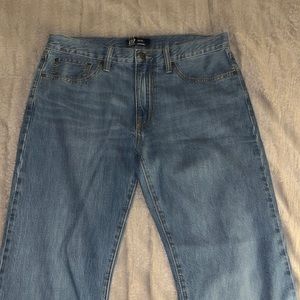 Gap 32 x 32 straight fit jeans